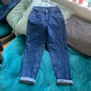 Vintage LEE mom jeans.